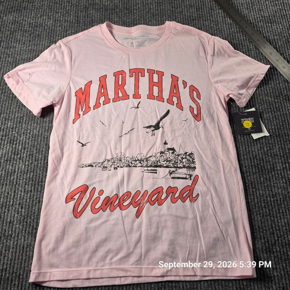 Grayson Threads Martha's Vineyard Graphic T-Shirt Pink XS NEW